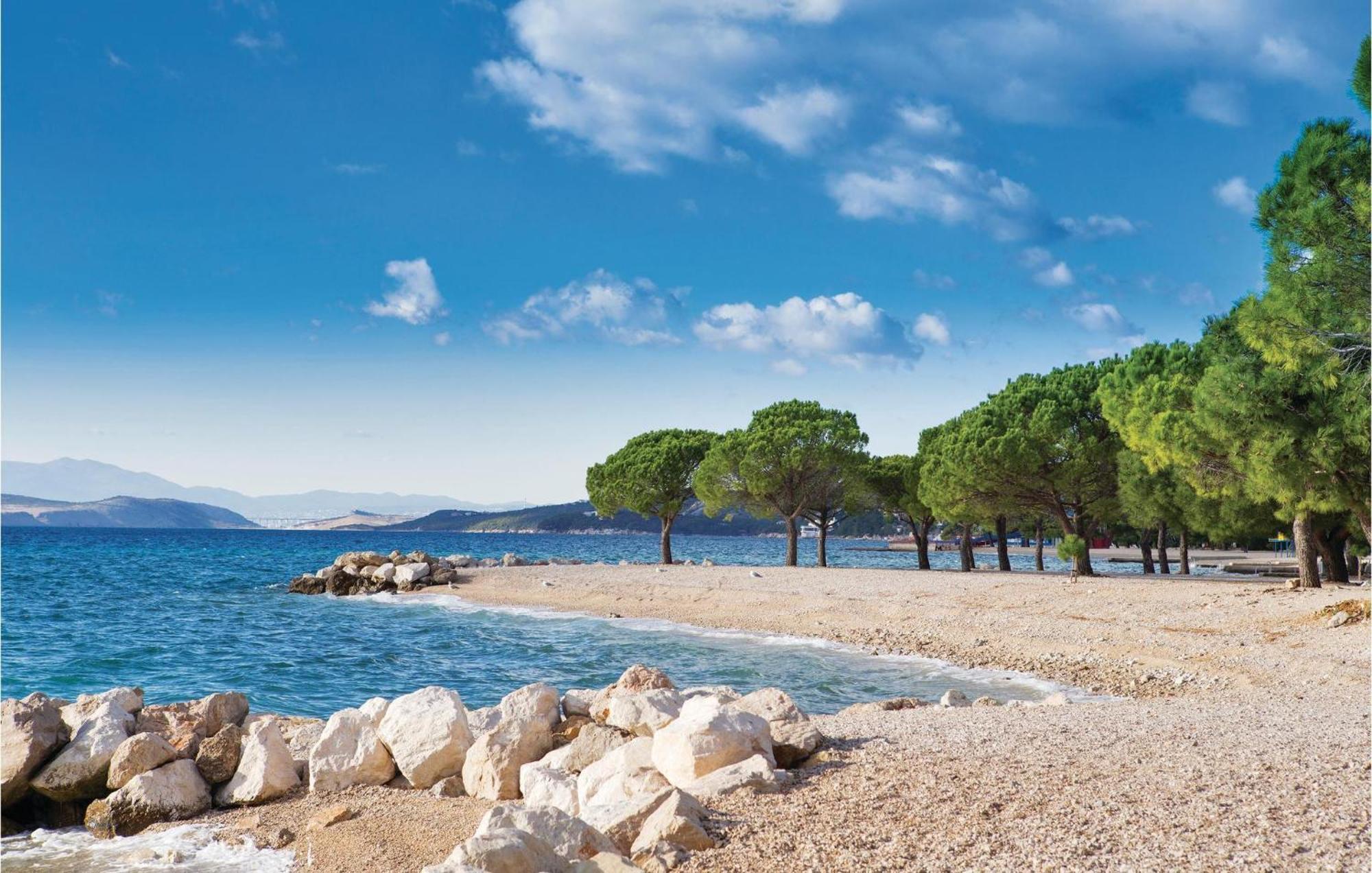 Nice Apartment In Crikvenica With House Sea View Eksteriør bilde